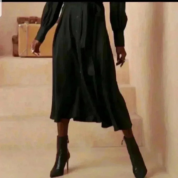 Banana Republic Tencel Fitted Shirtdress - Picture 4 of 16